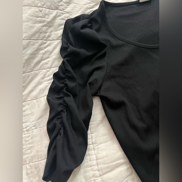 H&M - Picture 2 of 3